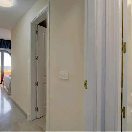 Apartment Wow! *